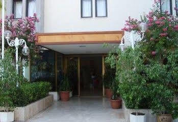 Apart Otel Tunali 3*